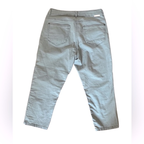 Sandwich High Rise Slim Leg Crop Pant - Size Euro 40 (US 8/10) - Picture 3 of 5